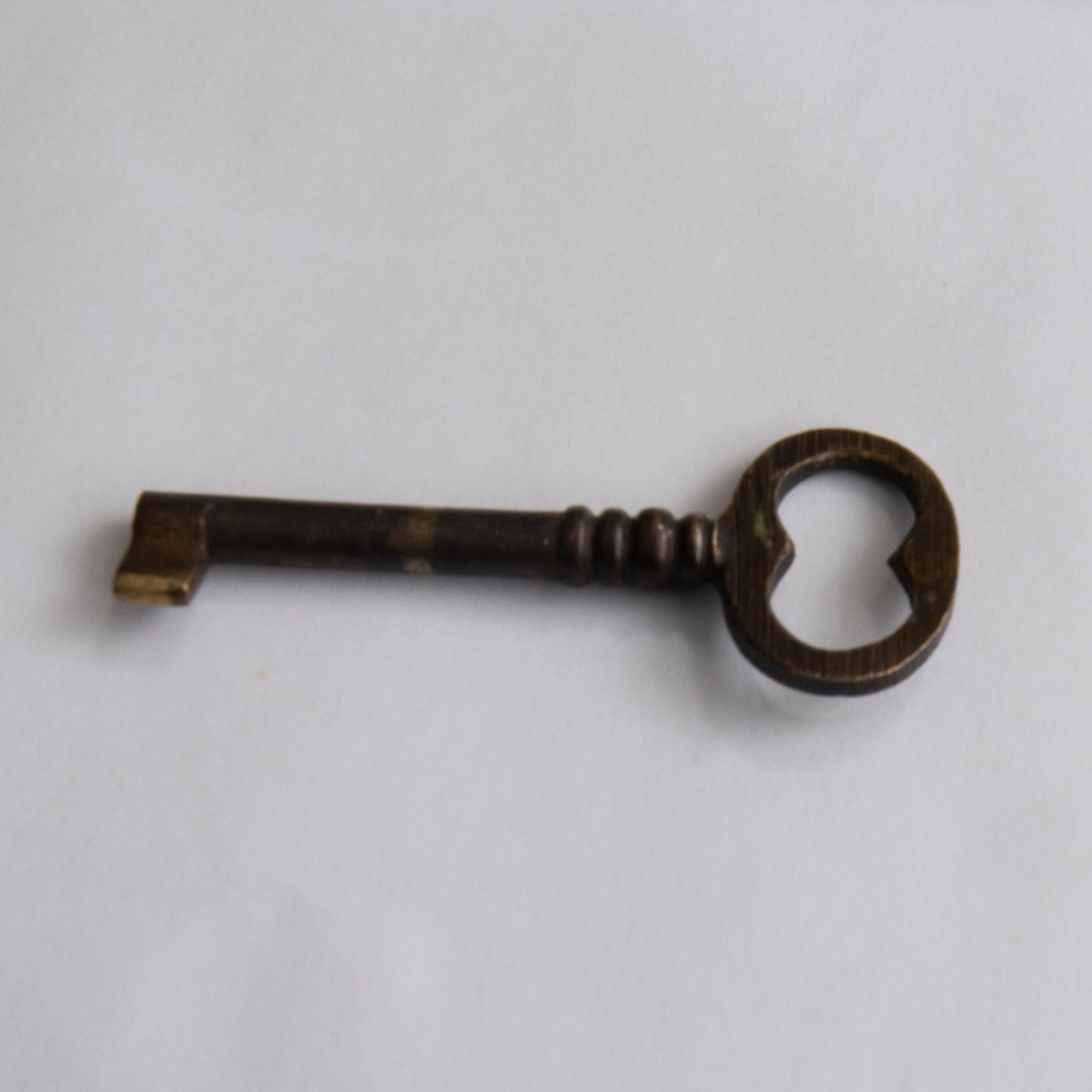 Vitrinskåp 1900-tal.