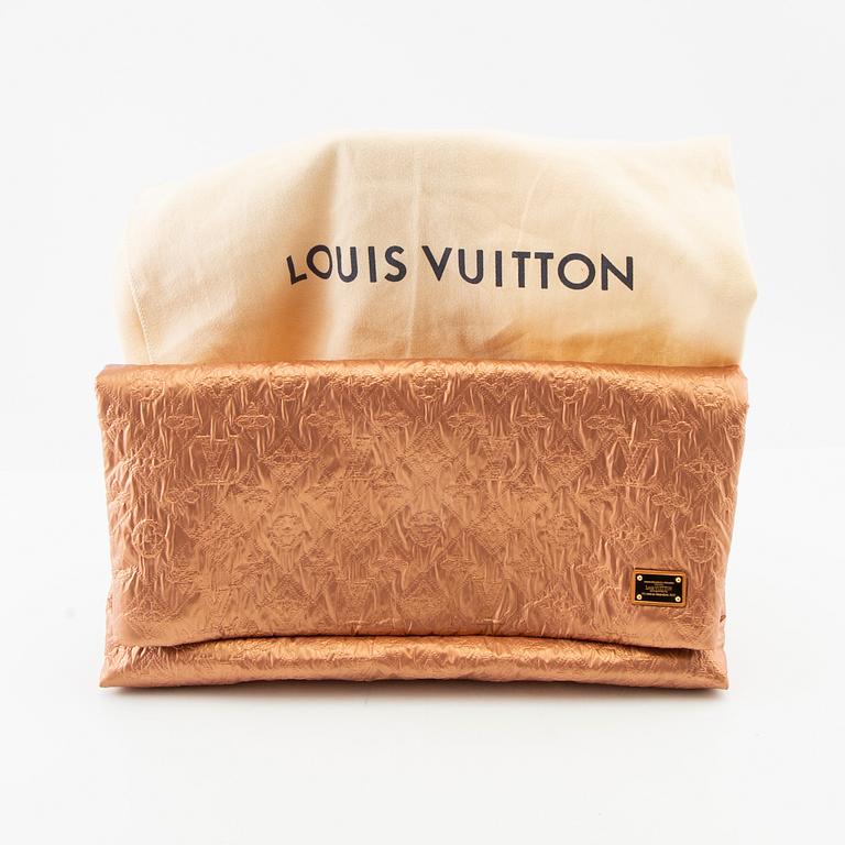 Louis Vuitton,.