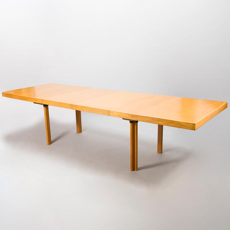 ALVAR AALTO, a mid 20th century 'H94' dinig table for Artek.