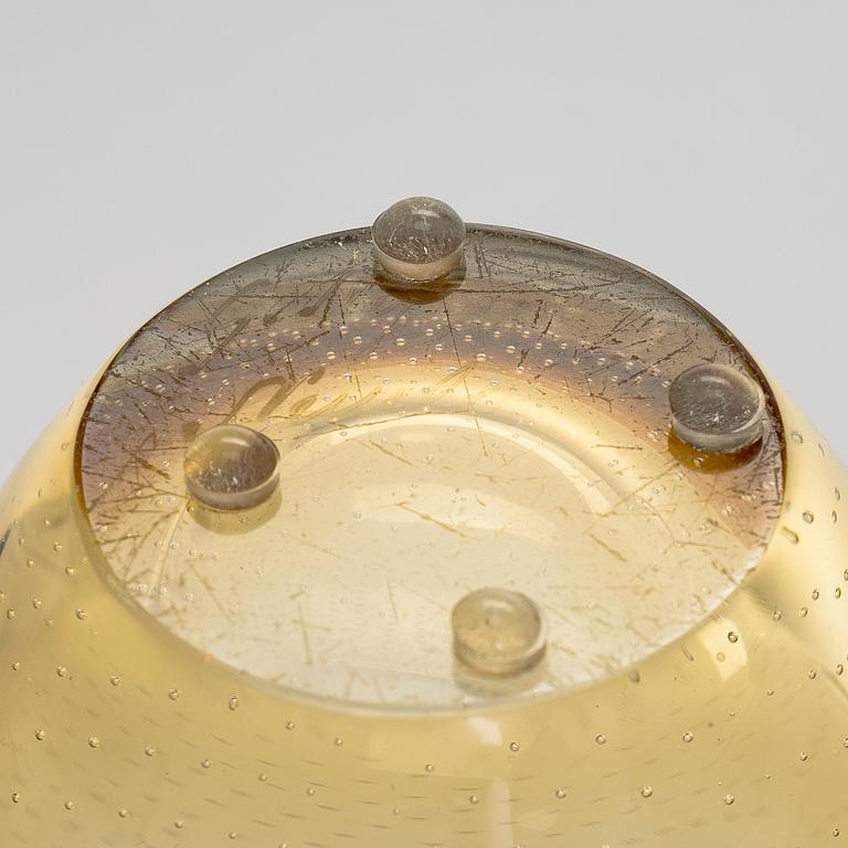 Gunnel Nyman, vas, modell "GN 16", signerad G. Nyman Nuutajärvi Notsjö.