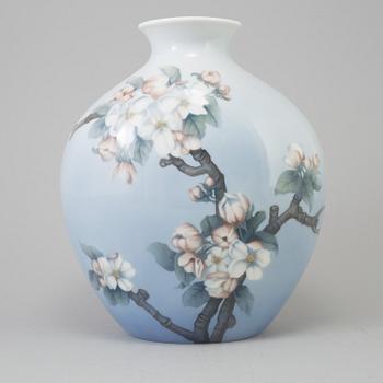 A porcelain vase, Bing & Gröndahl, Denmark 20th century.