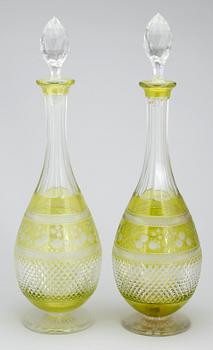 KARAFFER, ett par, omkring sekelskiftet 1900.