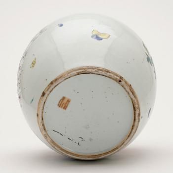 URNA, porslin, Kina, Qing dynastin. 1800-tal.