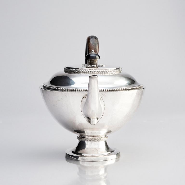 A Swedish early 19th century silver tea-pot, mark of Adolf Zethelius, Stockholm 1819.