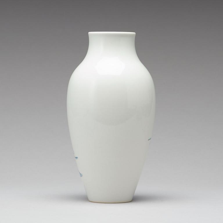 A Chinese vase, 20th Century.