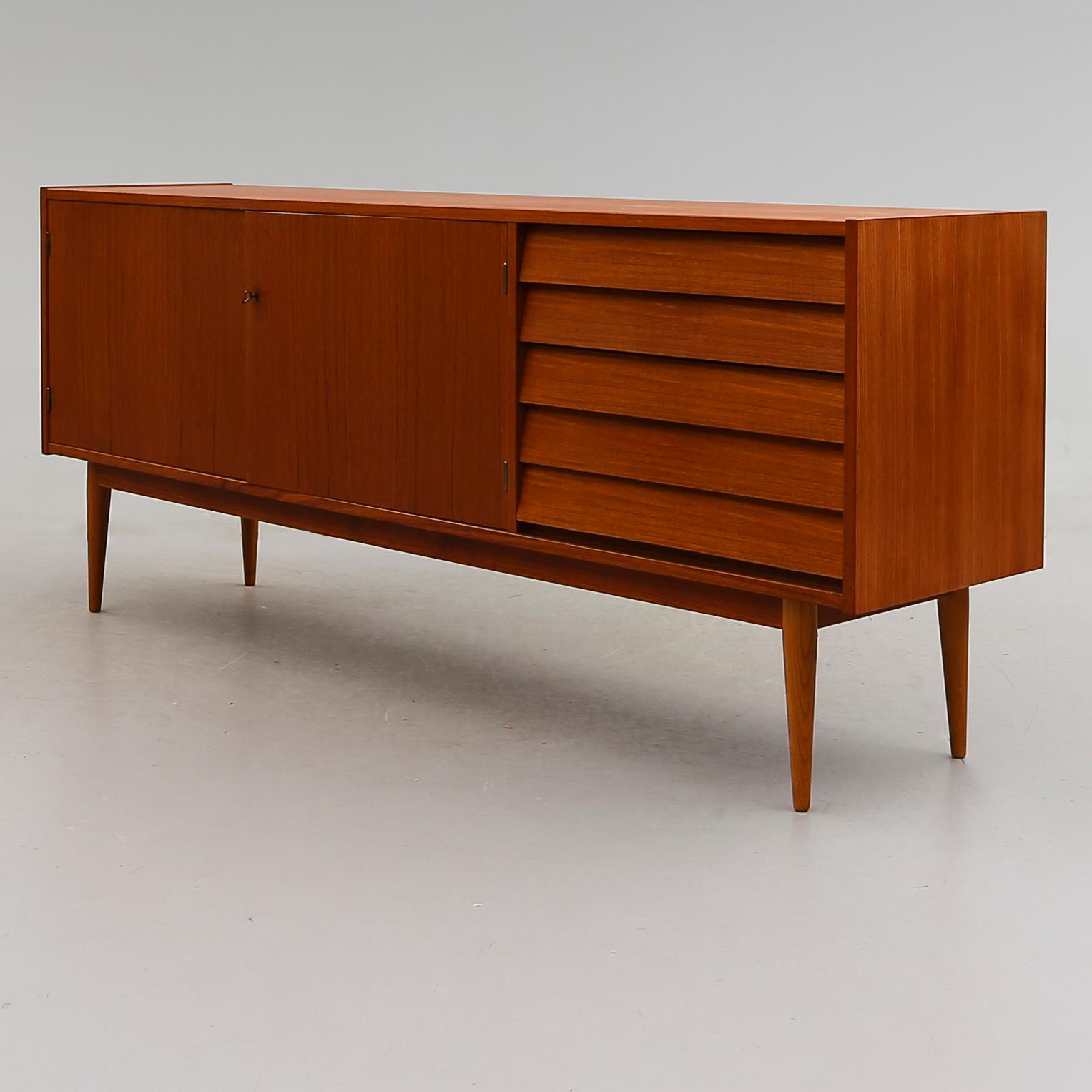 SIDEBOARD, 1900-talets andra hälft.