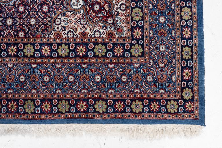 Matta, Meshed, ca 303 x 205 cm.