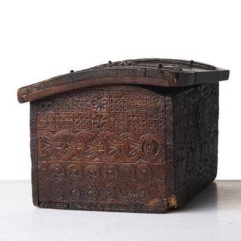 A casket and lid, C14 dated, second half of the 17th century.