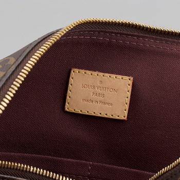 Louis Vuitton, väska, "Berri MM" samt axelrem "Animal MNG Camel".