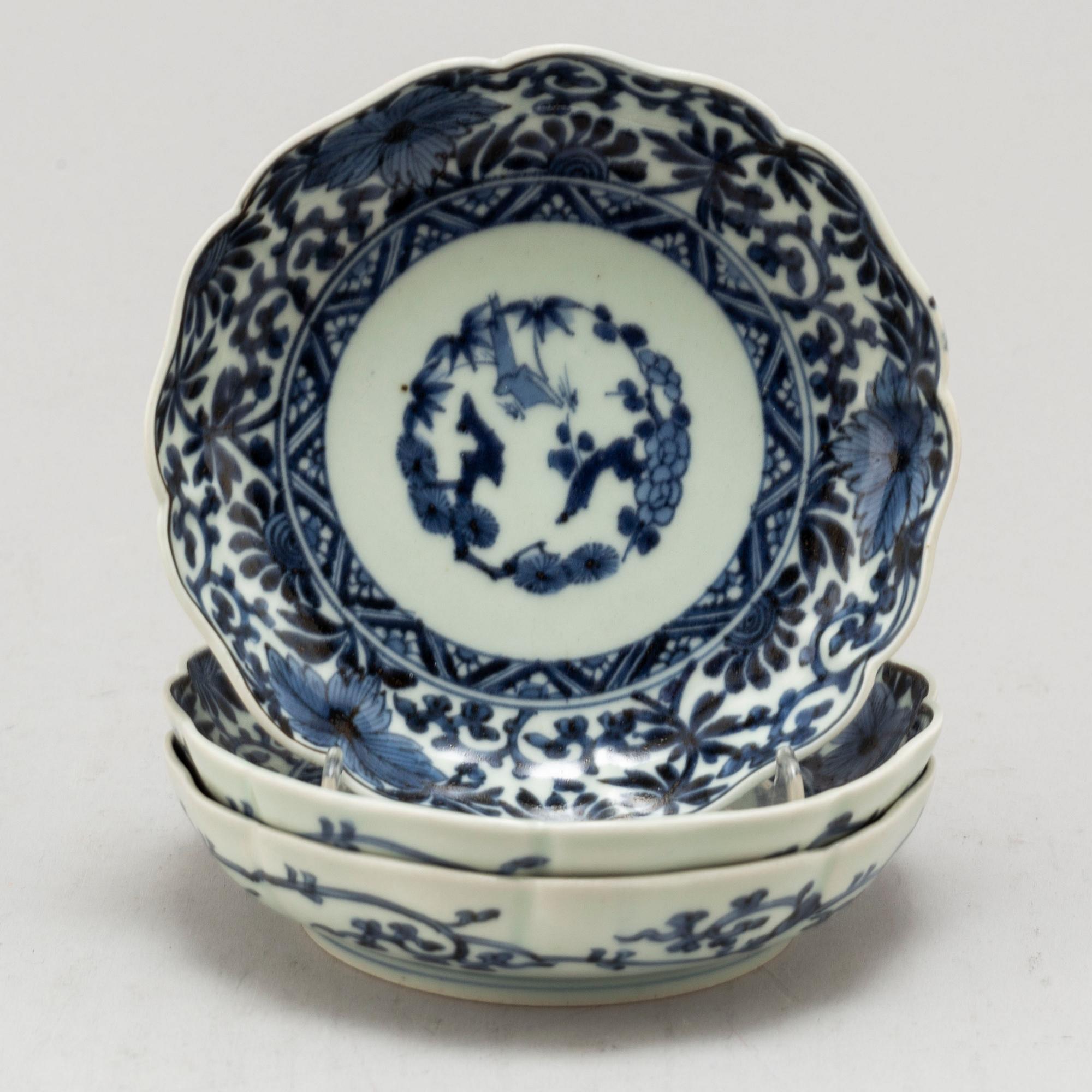 Three Japanese porcelain dishes, late Meiji Period.
