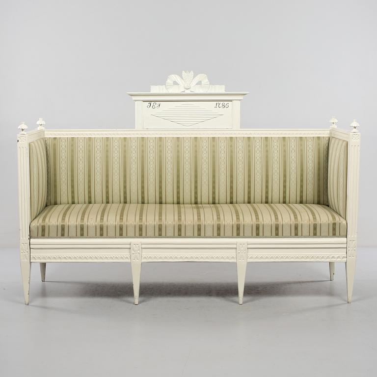 SOFFA, sengustaviansk, omkring år 1800.