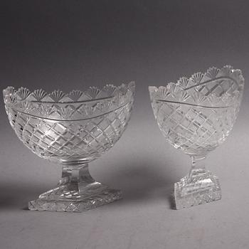 SKÅLAR PÅ FOT, ett par, glas, england 1800-tal.