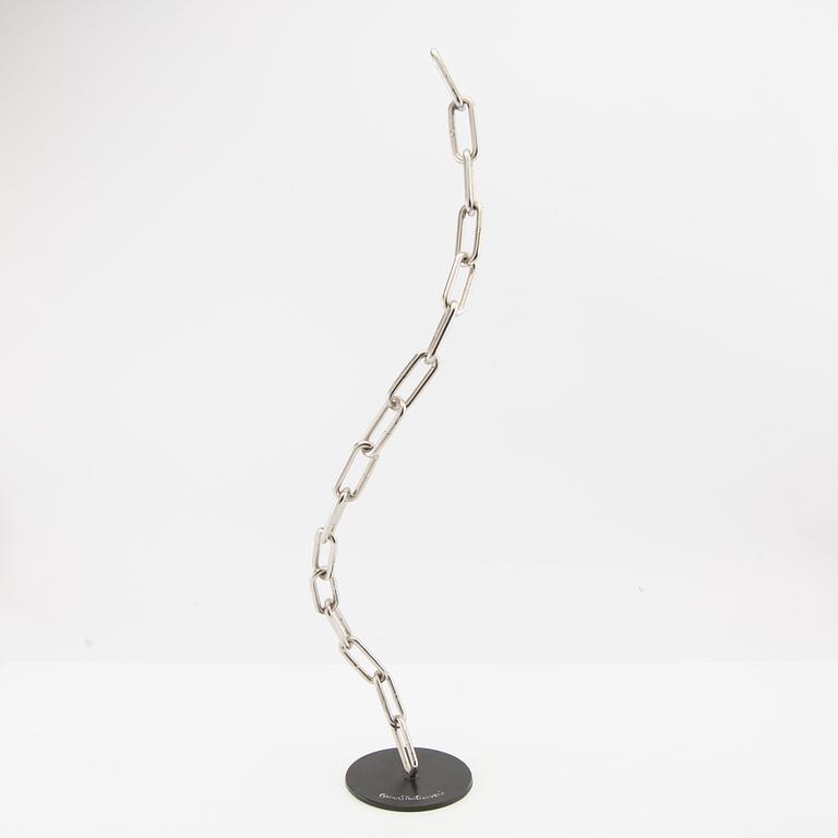 Oscar Reutersvärd, sculpture of an upward-striving chain.