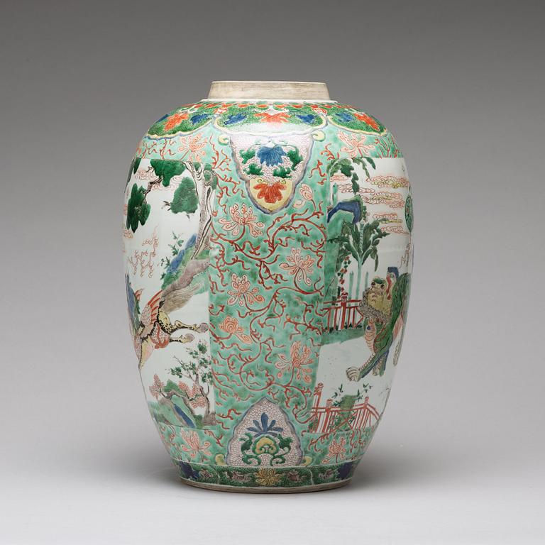 A large famille verte jar, Qing dynasty, Kangxi (1662-1722).