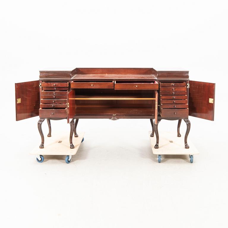 Sideboard Chippendale-stil 1900-talets första hälft Mobilia Malmö.