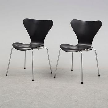 a set of eight 'Sjuan' chairs by Arne Jacobsen, Fritz Hansen.