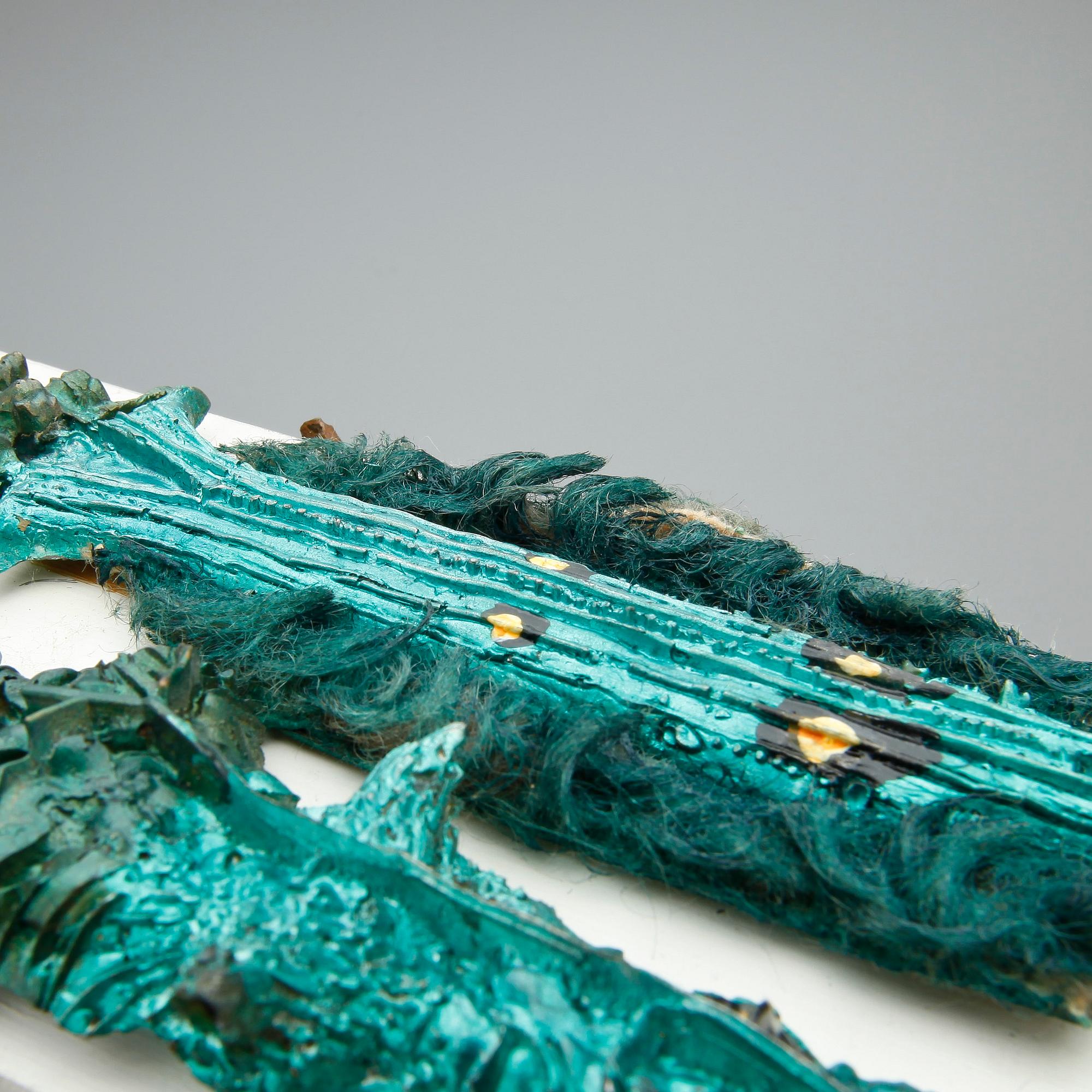 KARL AXEL PEHRSON. Objekt, emalj, trä. Sign med dedikation.