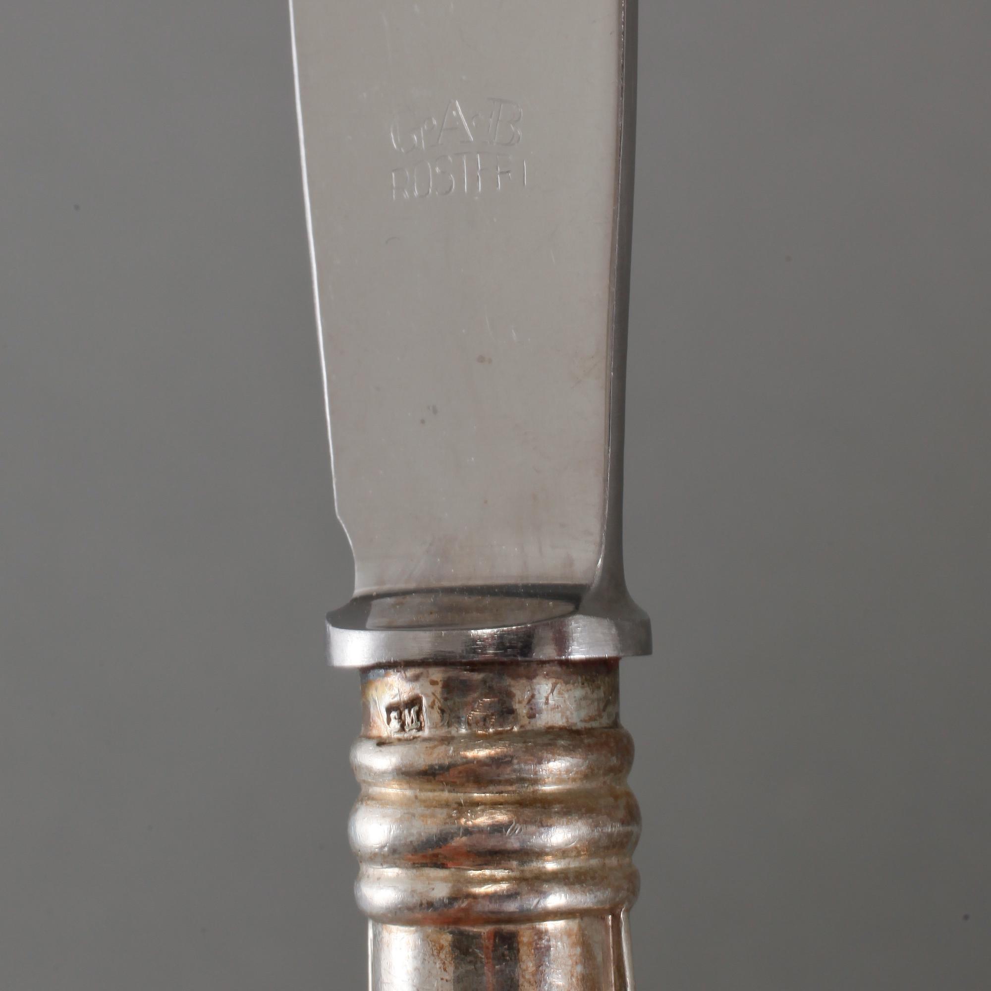 BESTICKSERVIS, 89 delar, silver och stål, 1900-talets första hälft, total vikt 4960 g.