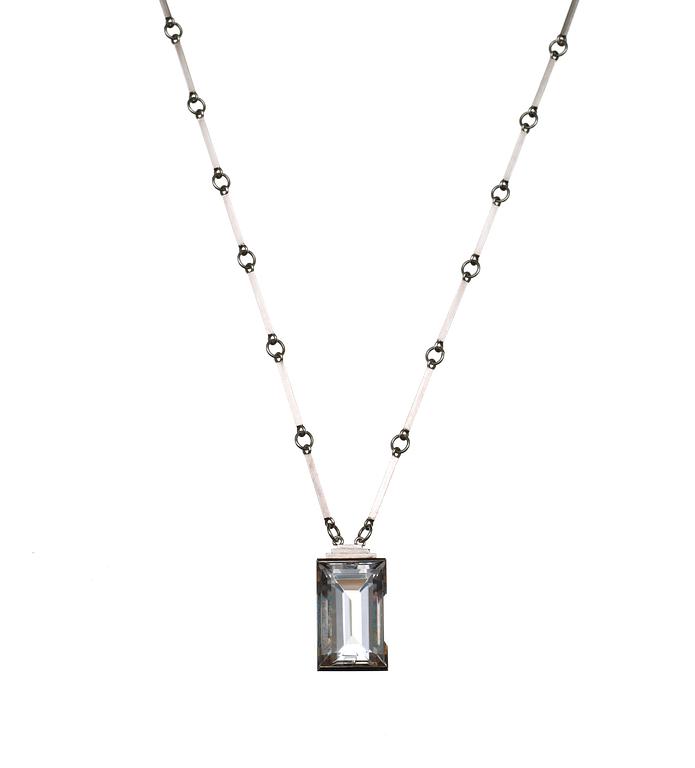 Wiwen Nilsson, A Wiwen Nilsson rock crystal pendant and chain, Lund 1944.