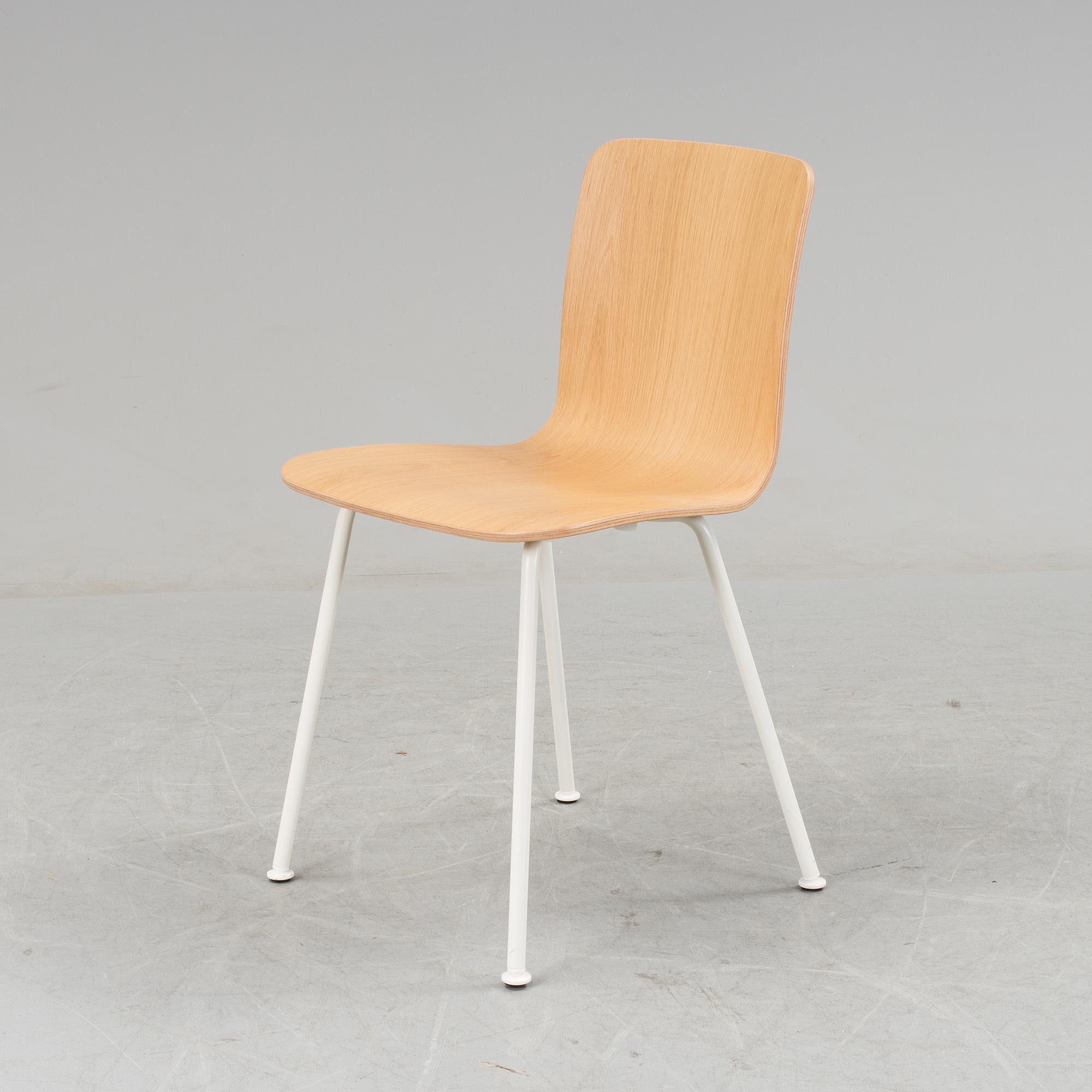 JASPER MORRISSON, a 'Hal Tube' oak chair from Vitra.