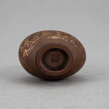 SNUSFLASKA, yixing, 1900-tal.