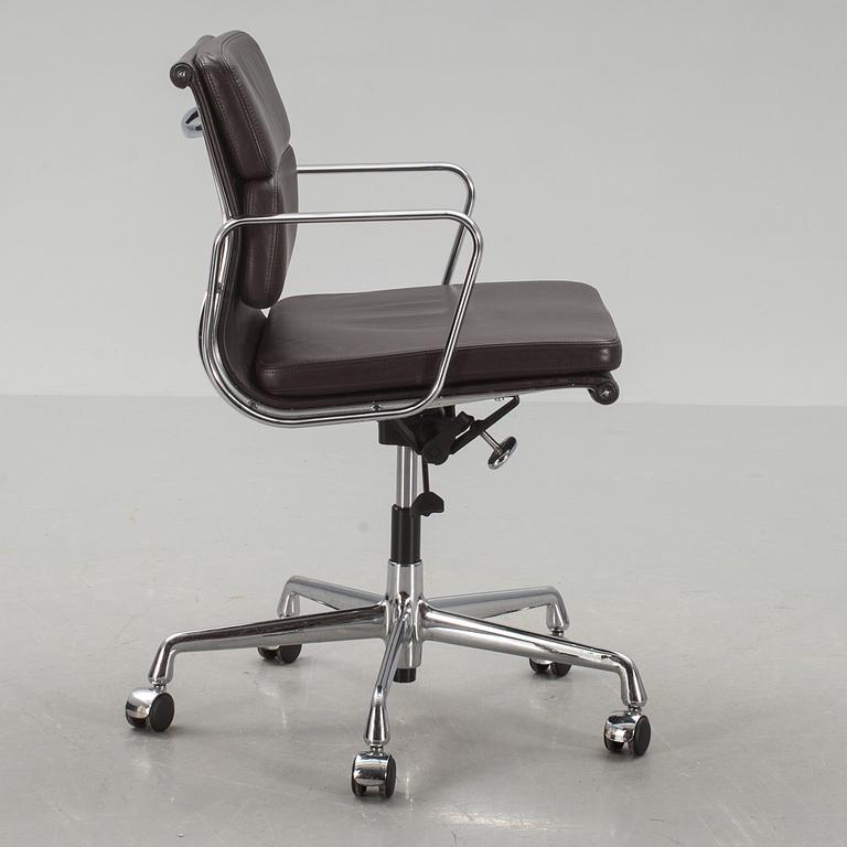 SKRIVBORDSSTOL, "Softpad/EA 217", Charles & Ray Eames, Vitra.