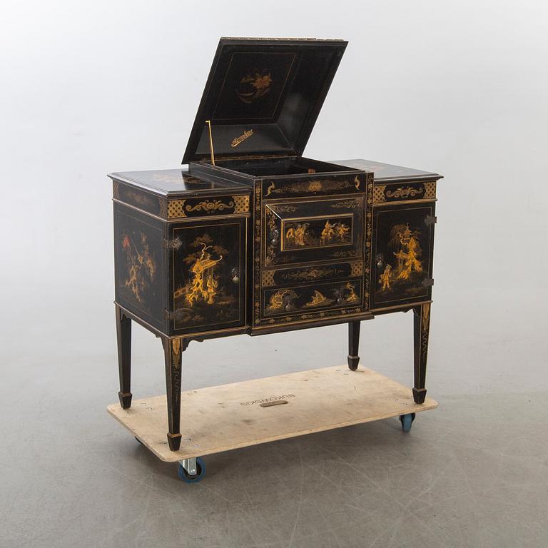 SIDEBOARD/MUSIKMÖBEL, 1900-talets första hälft.