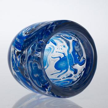 An Edvin Öhrström 'Ariel' glass vase, Orrefors 1949.