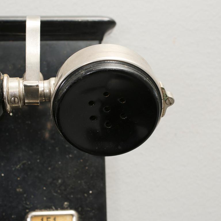 VÄGGTELEFON, Kungliga Telegrafverkets verkstad, Nynäshamn, 1900-talets första kvartal.