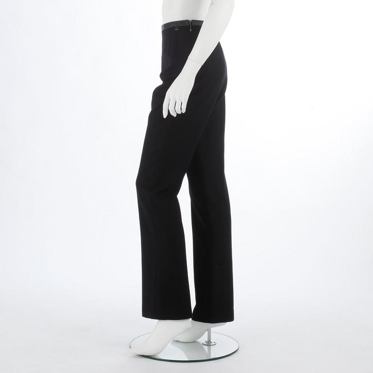 CHANEL, a pair of black and cashmere wool pants. Size 36.