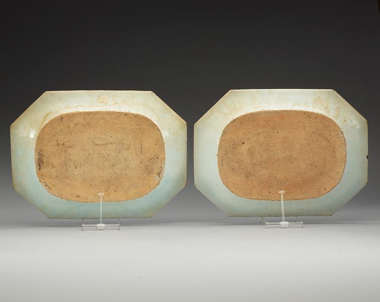 A pair of blue and white serving dishes, Qing dynasty, Qianlong (1736-95).