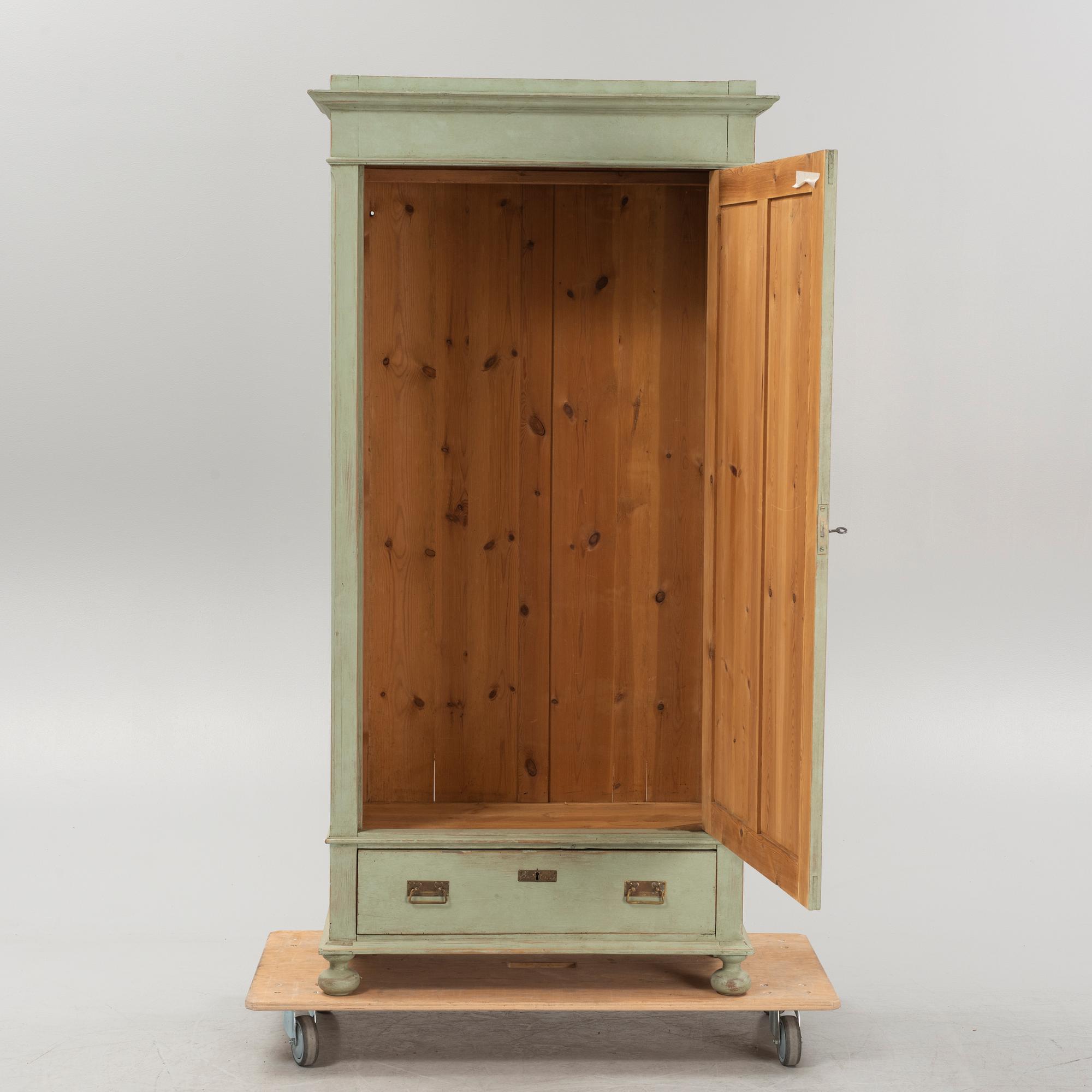 A clothes cabinet, around 1900.