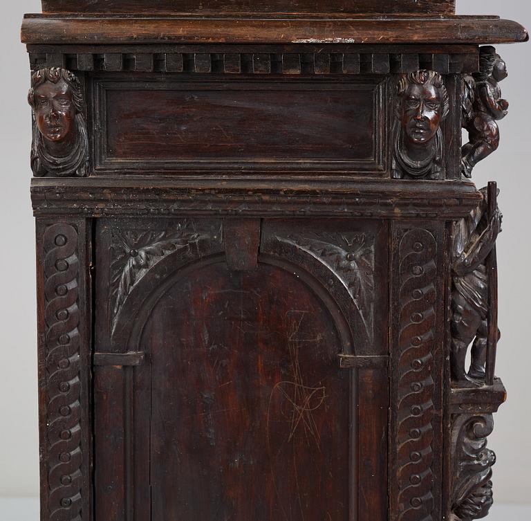 SKÅP, renässansstil, 1800-tal, med äldre delar.