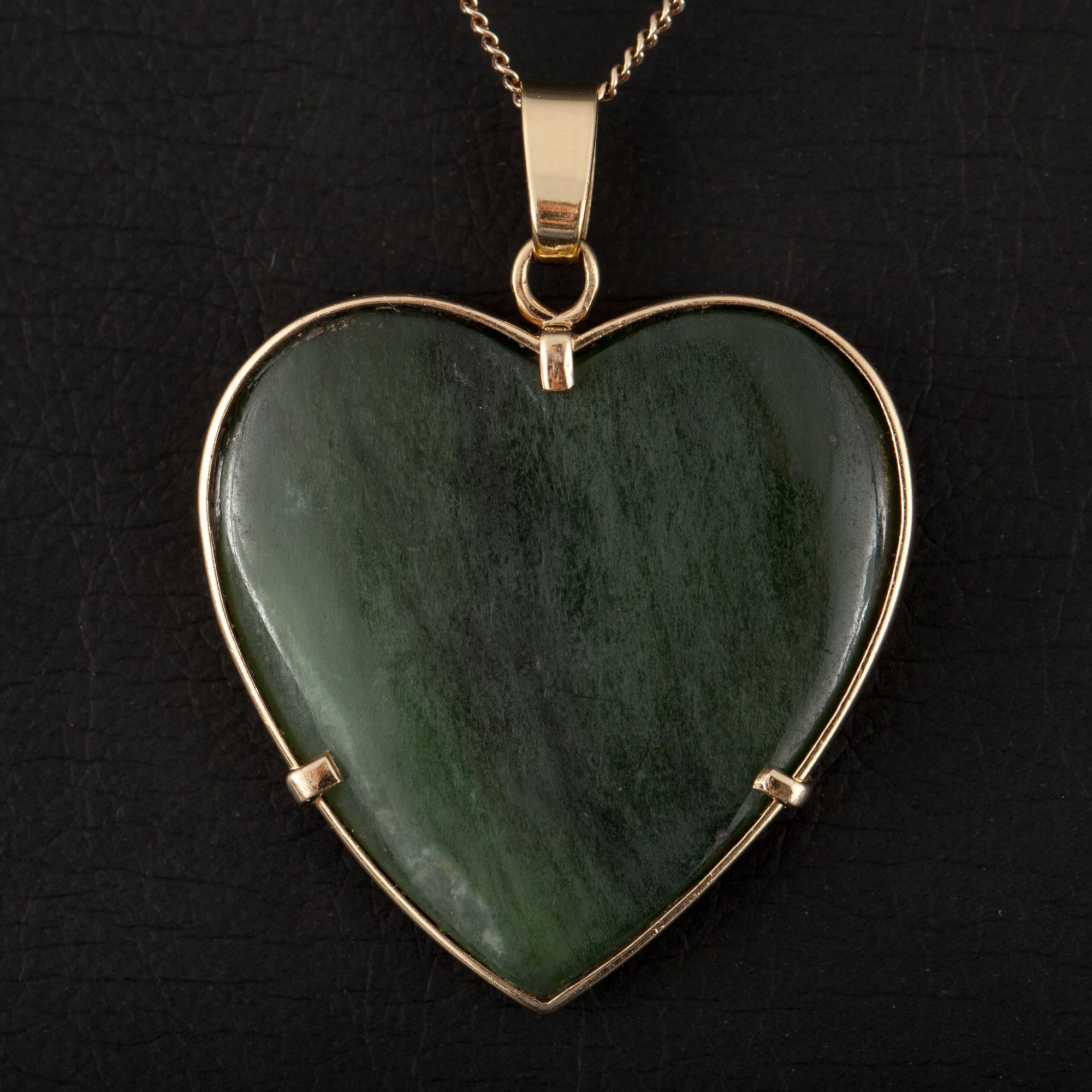 HÄNGE, guld 14K, jade/nefrit. Finska stämplar 1979. Vikt 8,2 g.