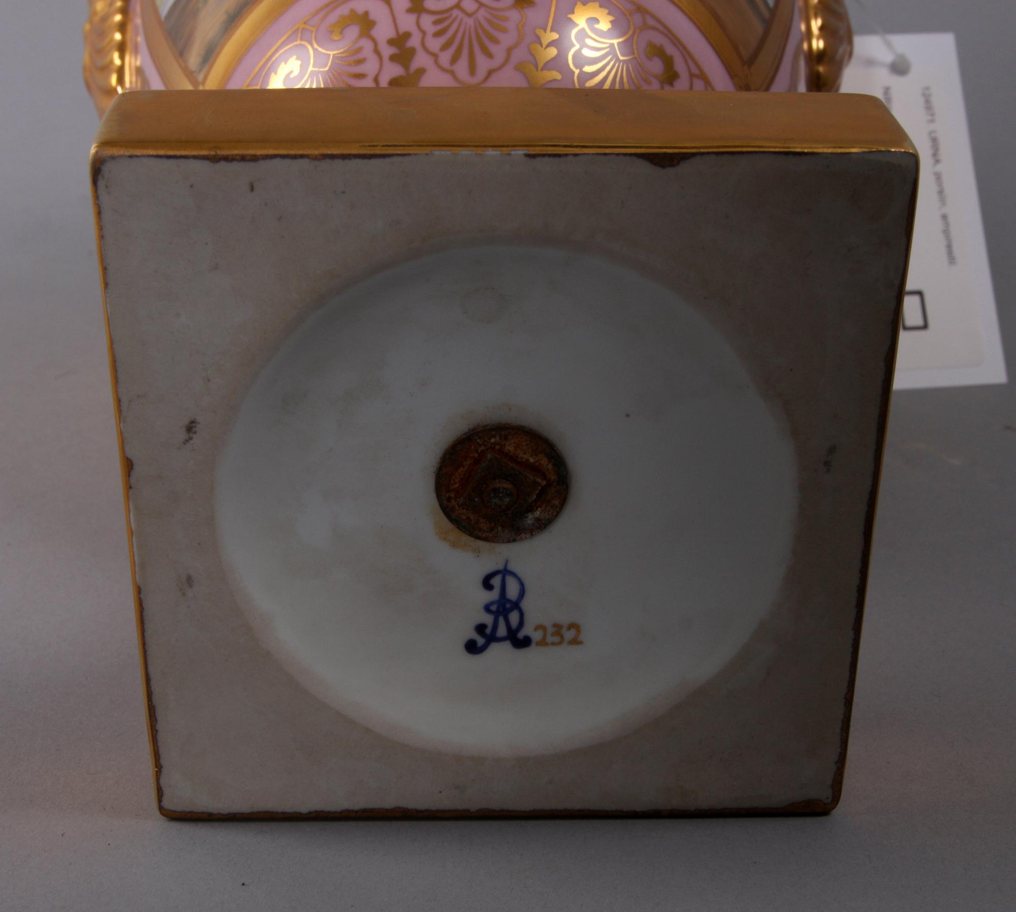 URNA, porslin, empirestil.