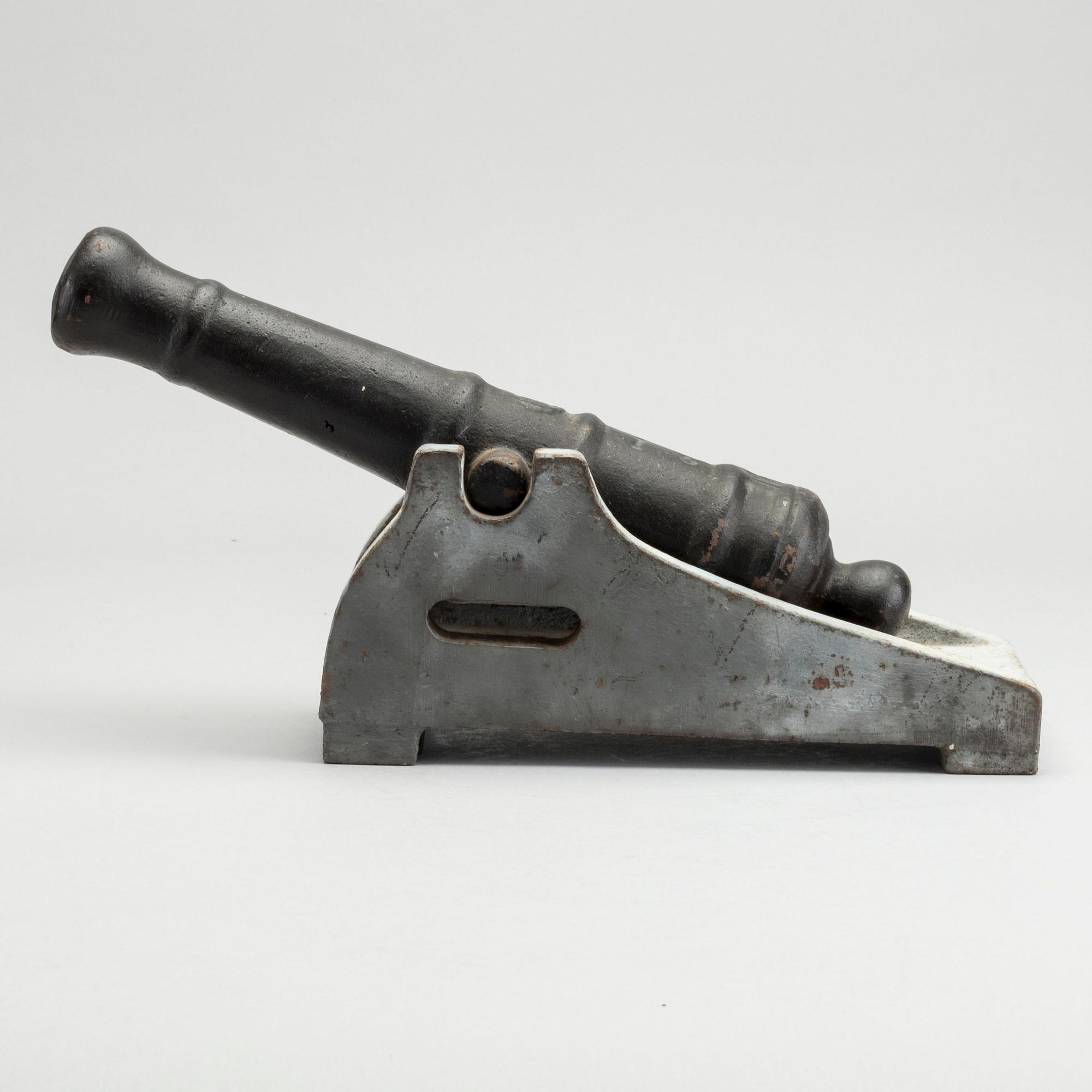 SALUTKANON, gjutjärn, Hälleforsnäs Bruk, 1900-tal.