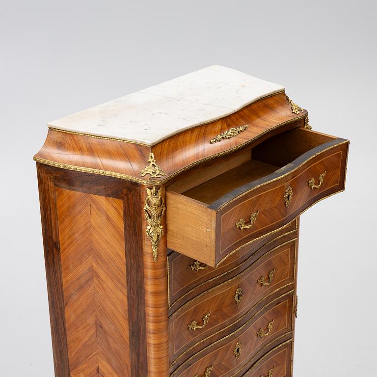 Chest of drawers, Louis XV style, France, first half of the 20th century.