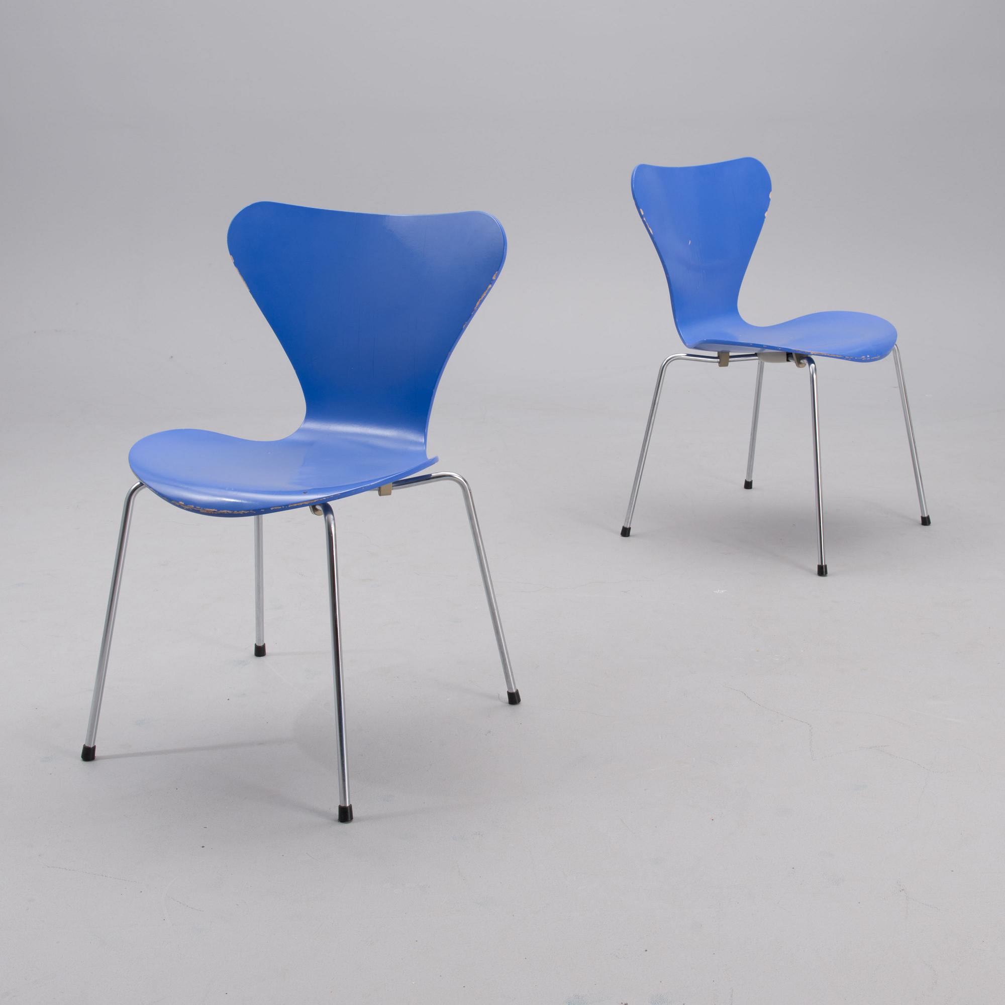 ARNE JACOBSEN, TUOLEJA, 4 kpl, "Sjuan", valmistajan merkinnät, Fritz Hansen, Tanska, 1980-luku.