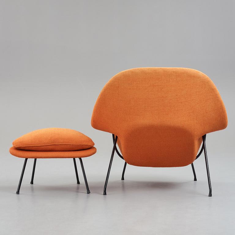 Eero Saarinen, "Womb chair", fåtölj med fotpall, sannolikt licenstillverkad för Nordiska Kompaniet 1960-tal.