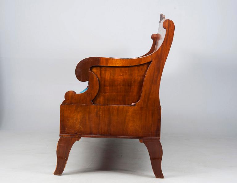 SOFFMÖBLEMANG, 6 delar, biedermeier/biedermeierstil, mahognyfanerad, Ryssland 1800-tal samt 1900-talets början.