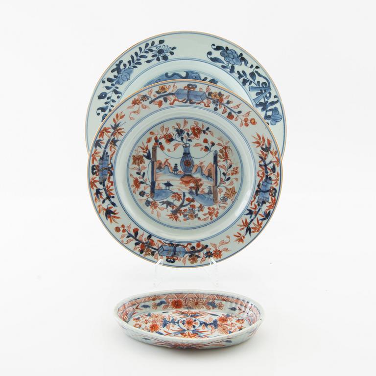 Plates 2 pcs and a spoon tray China 18th century porcelain.