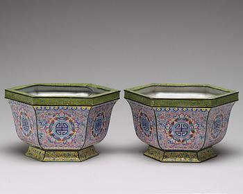 Two enamel on copper flower pots, Qing dynasty, 19th Century.