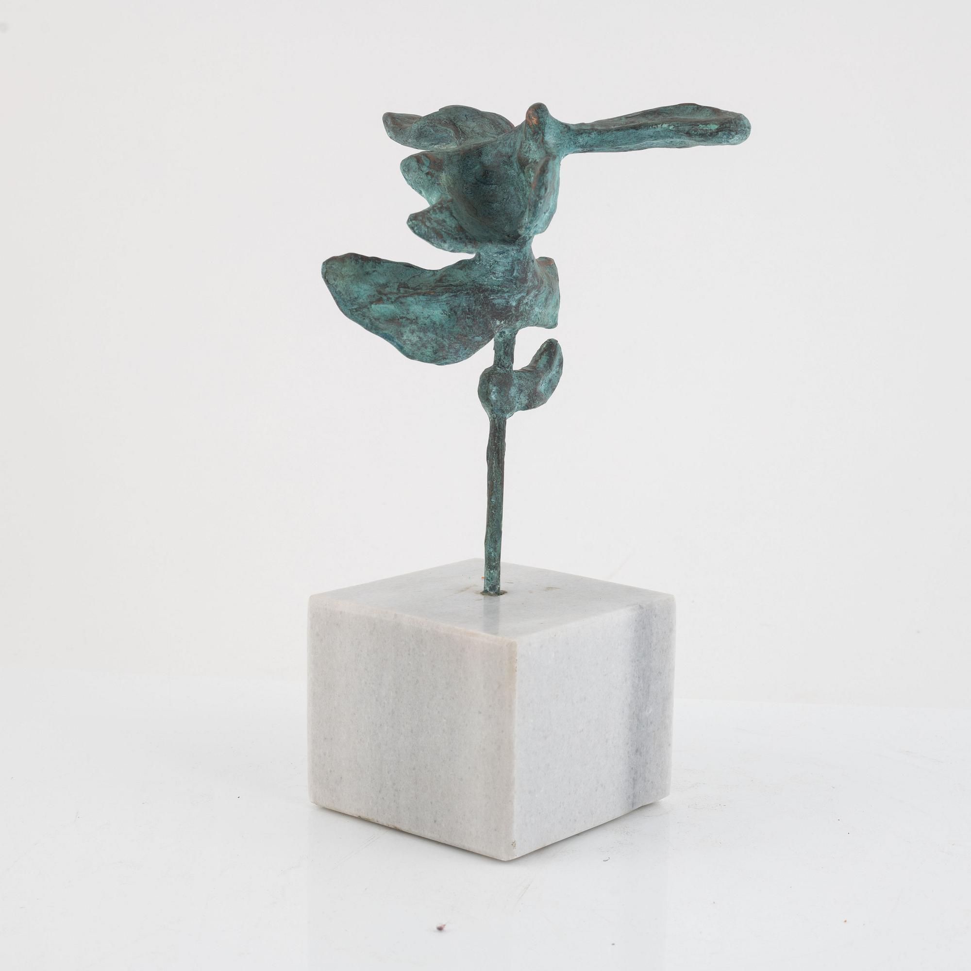 Gudrun Eduards, "Kalfaktorn", "Japansk fågel", Hukande figur, 3 st.