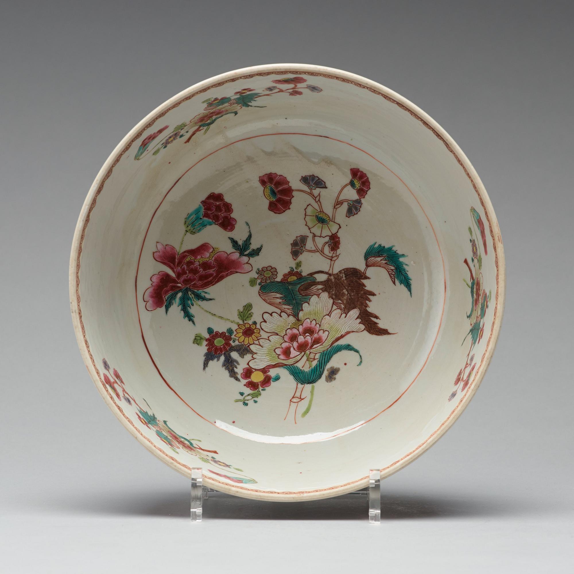 A famille rose tureen with cover, Qing dynasty, Yongzheng (1723-35).