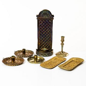 Seven brass items, 18th-20th century.