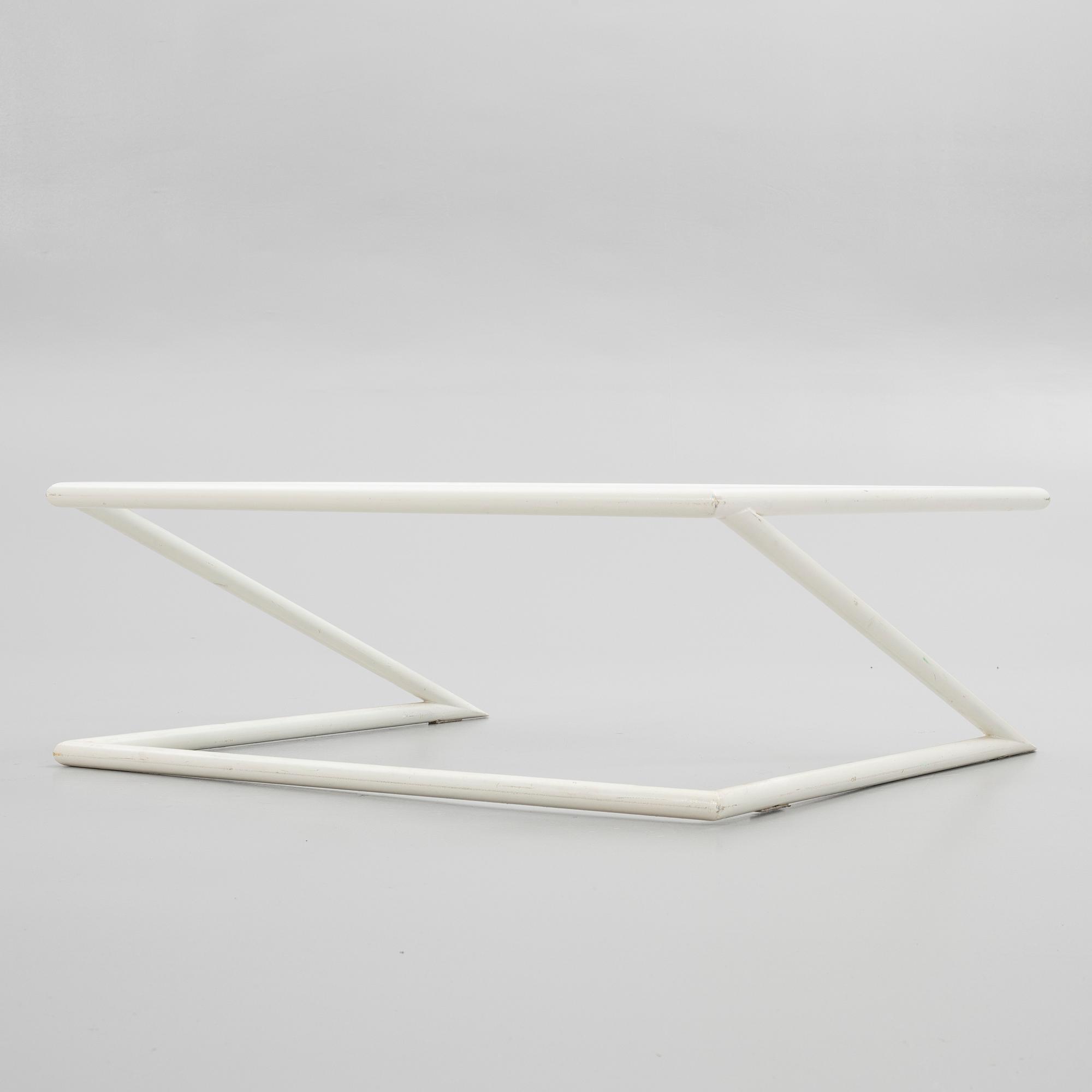Coffee table, late 20th century/2000s.