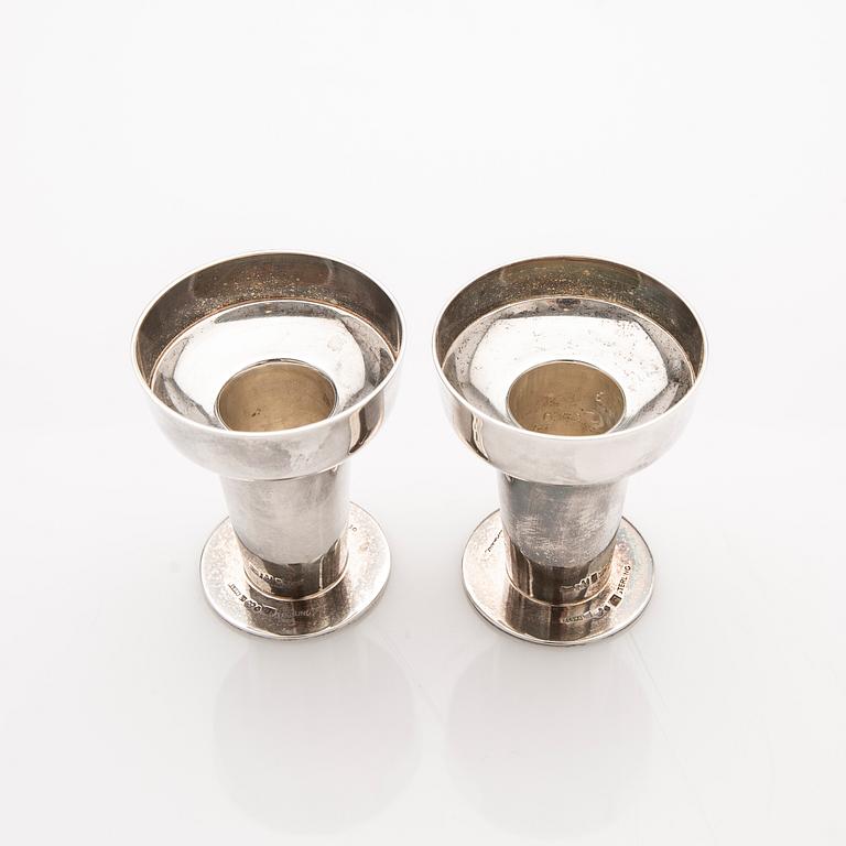 Elon Arenhill, ljusstakar, ett par, sterling silver, Malmö, 1974.