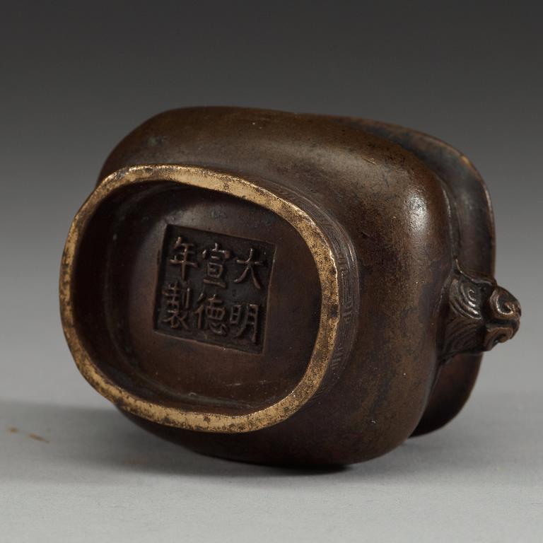 A miniature bronze censer, Qing dynasty (1644-1912), with Xuande six character mark.