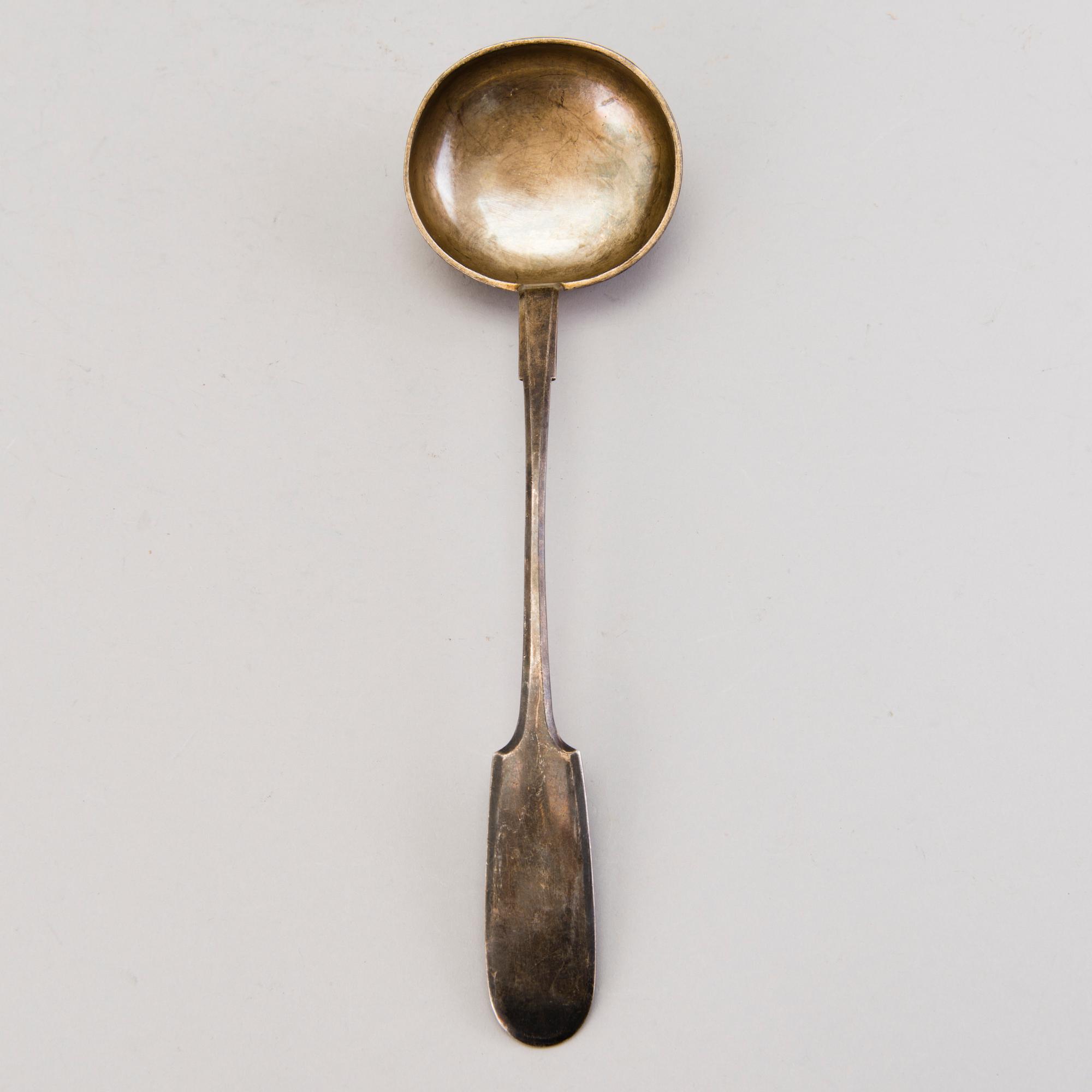 KERMAKKO, TEELASINPIDIKE JA KAUHA, hopeaa, Moskova 1898-1926.