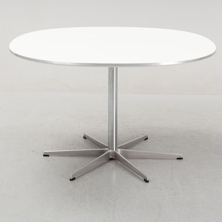 Arne Jacobsen, Bruno Mathsson & Piet Hein, a 'Supercircular' dining table from Fritz Hansen, designed 1968.